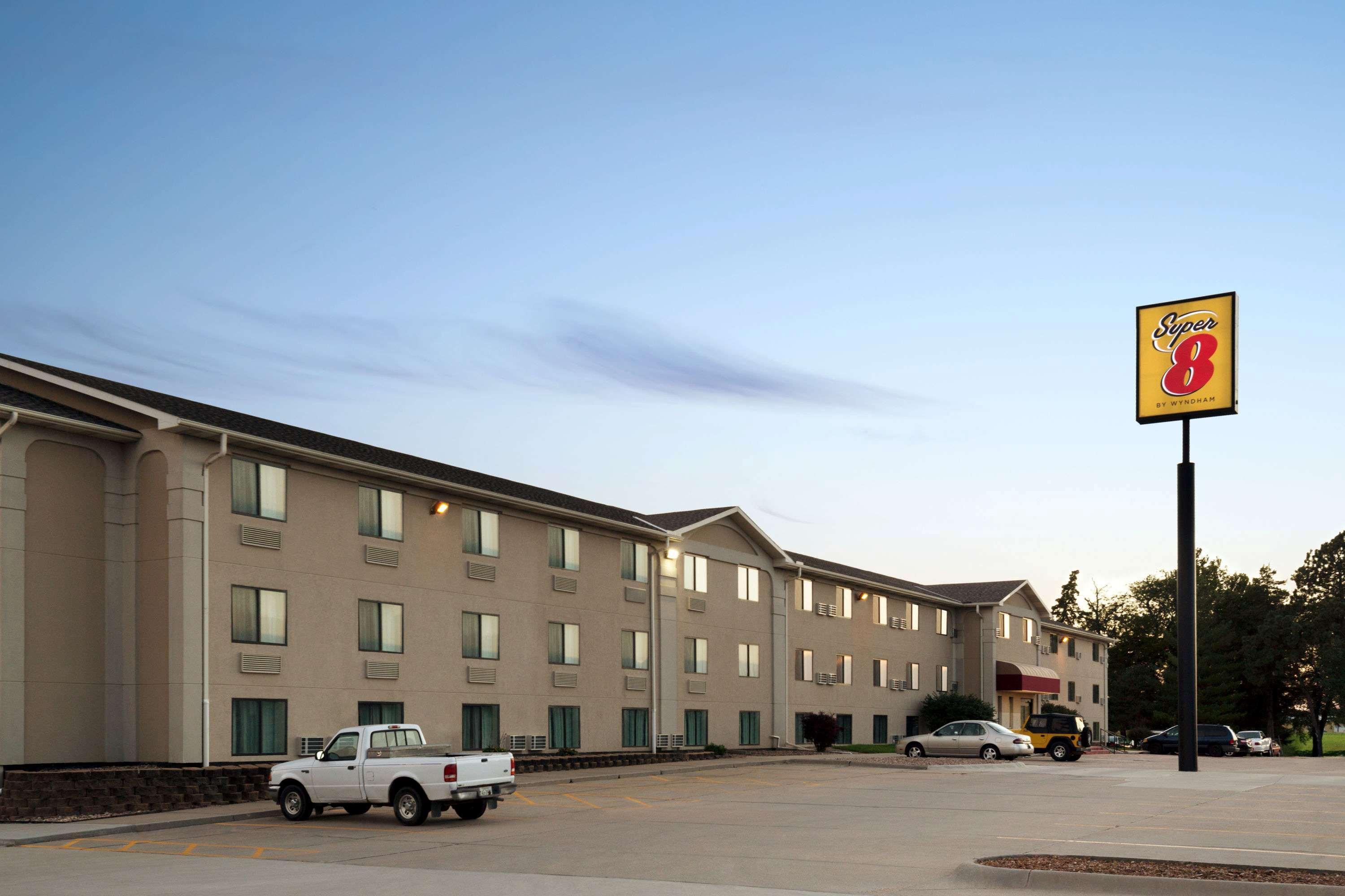 Super 8 By Wyndham Lincoln North Ξενοδοχείο Εξωτερικό φωτογραφία