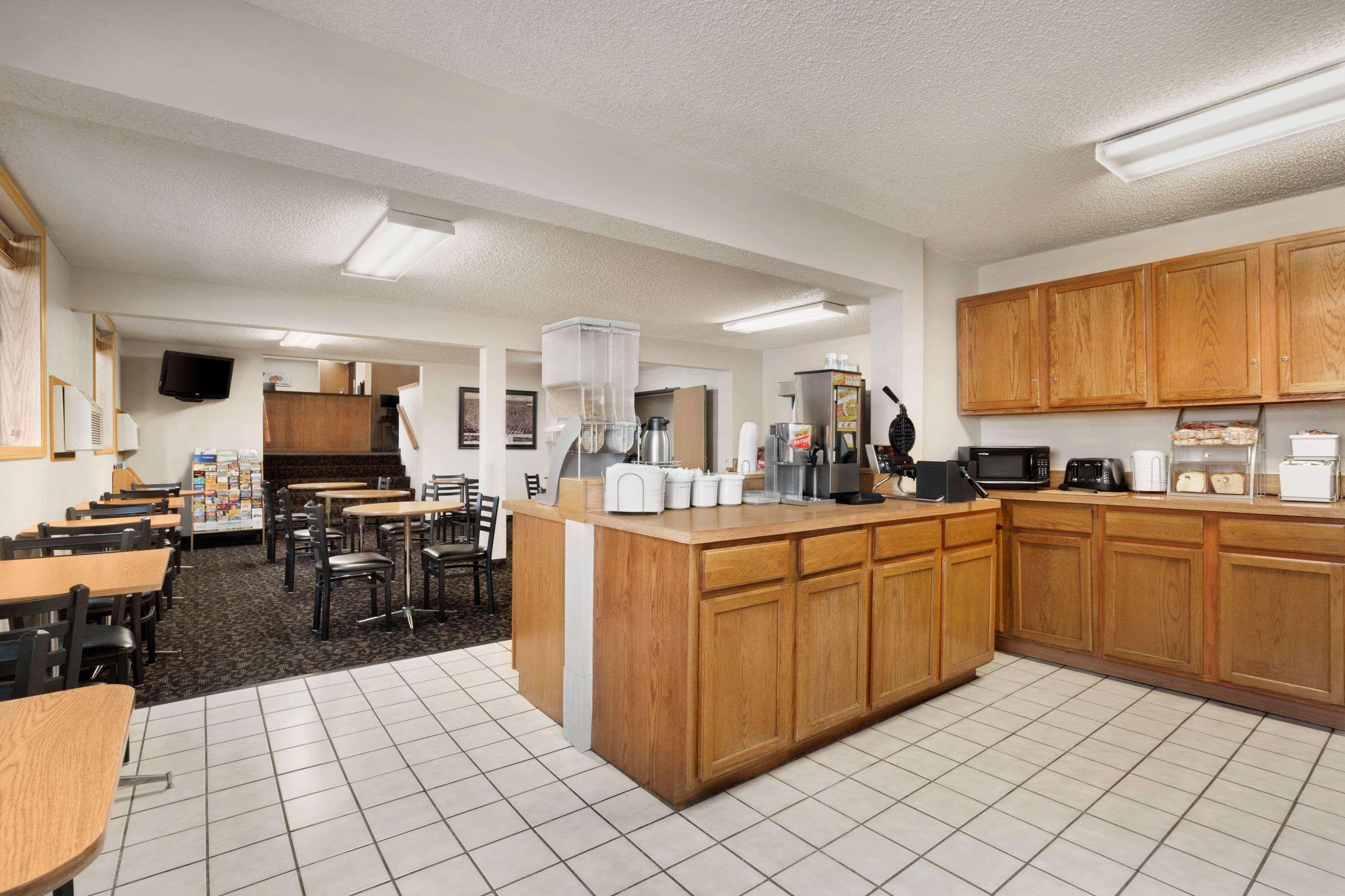 Super 8 By Wyndham Lincoln North Ξενοδοχείο Εξωτερικό φωτογραφία