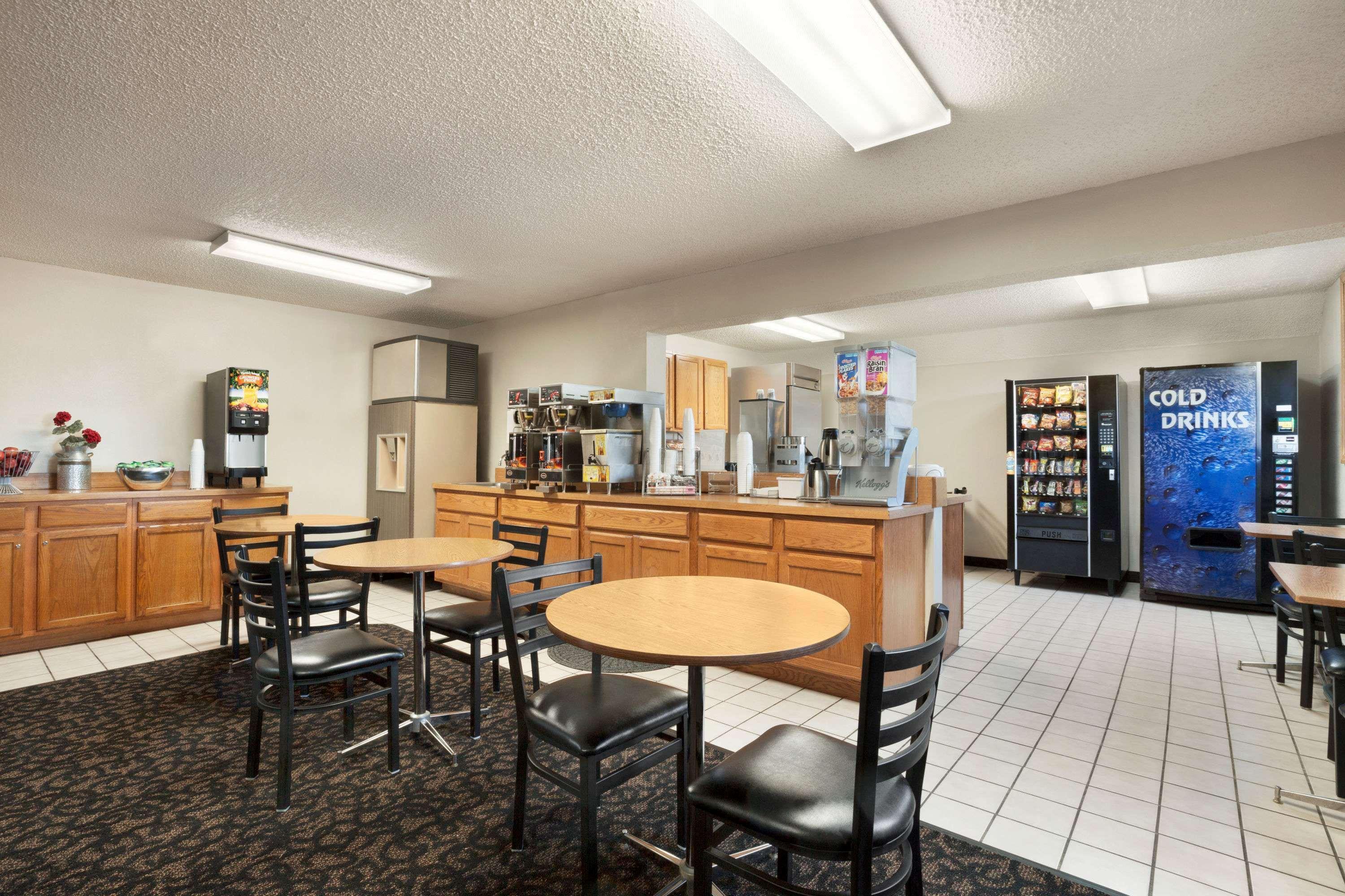 Super 8 By Wyndham Lincoln North Ξενοδοχείο Εξωτερικό φωτογραφία