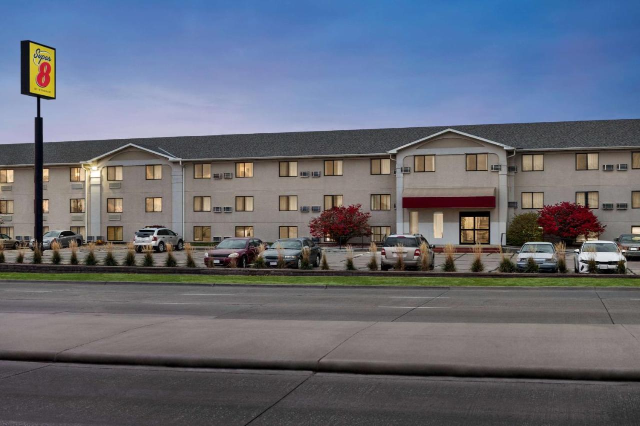 Super 8 By Wyndham Lincoln North Ξενοδοχείο Εξωτερικό φωτογραφία