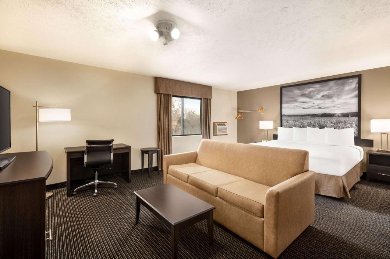Super 8 By Wyndham Lincoln North Ξενοδοχείο Εξωτερικό φωτογραφία