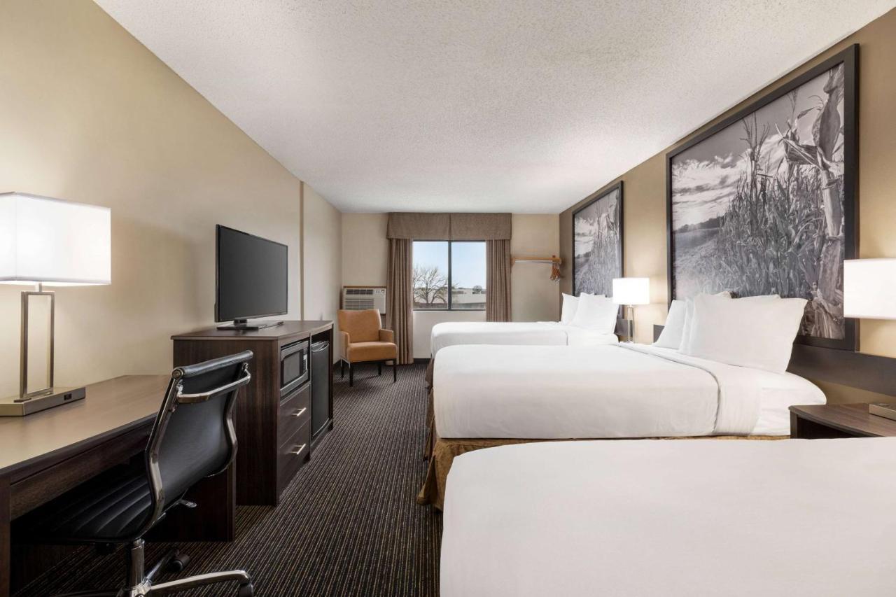 Super 8 By Wyndham Lincoln North Ξενοδοχείο Εξωτερικό φωτογραφία