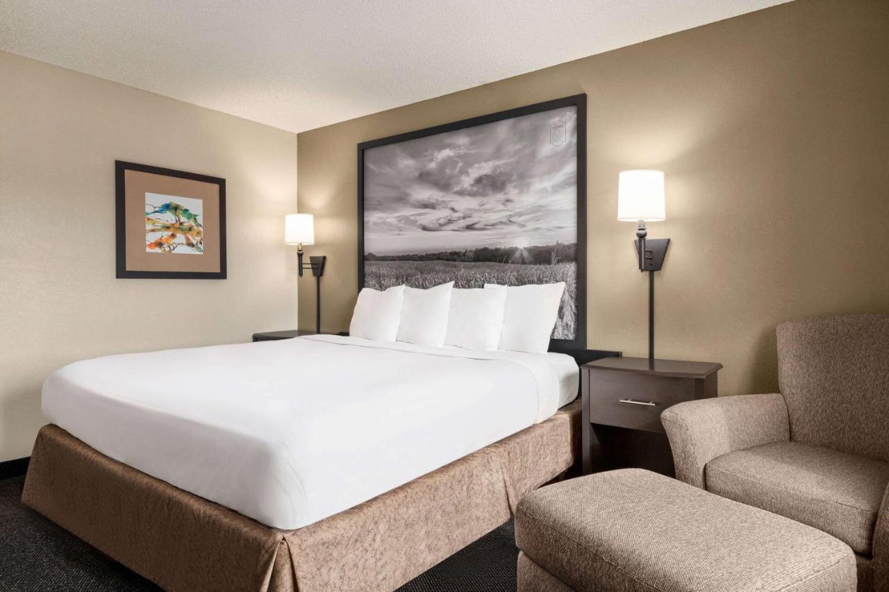 Super 8 By Wyndham Lincoln North Ξενοδοχείο Εξωτερικό φωτογραφία