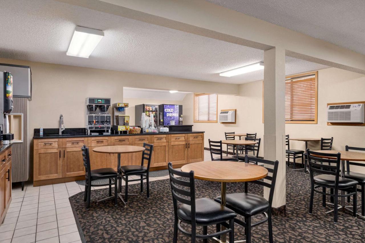 Super 8 By Wyndham Lincoln North Ξενοδοχείο Εξωτερικό φωτογραφία