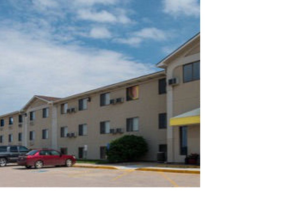 Super 8 By Wyndham Lincoln North Ξενοδοχείο Εξωτερικό φωτογραφία